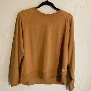 Light weight soft Vuori sweatshirt
